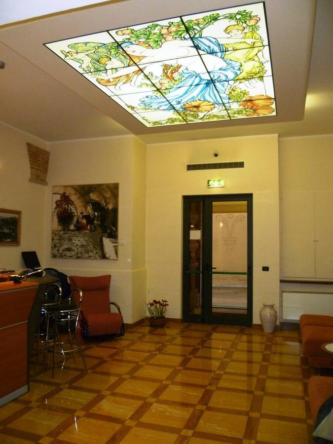 Hotel Santa Chiara Сант'Анджело-ін-Вадо Номер фото
